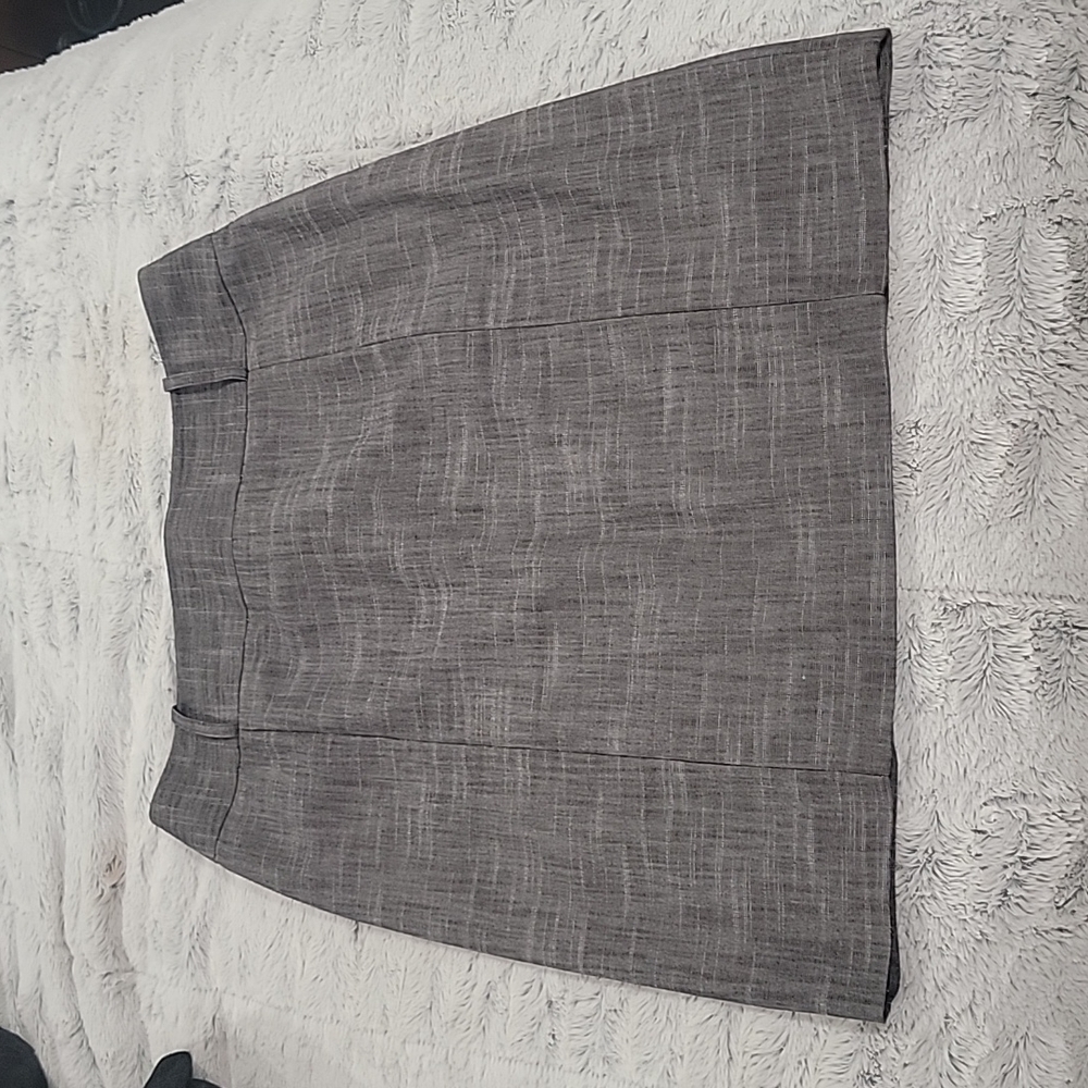 ✨️ Larry Levine Stretch Skirt Sz. 14.  O1